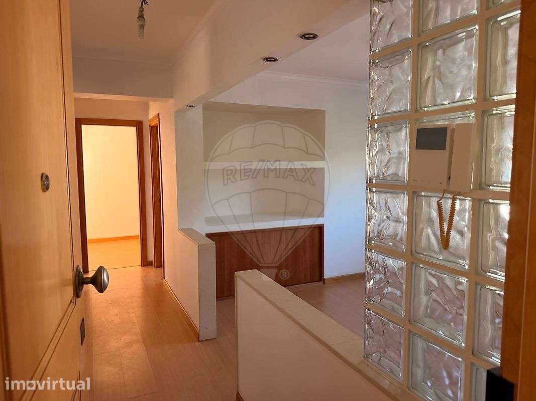 Apartamento T2 para arrendamento - Grande imagem: 2/24