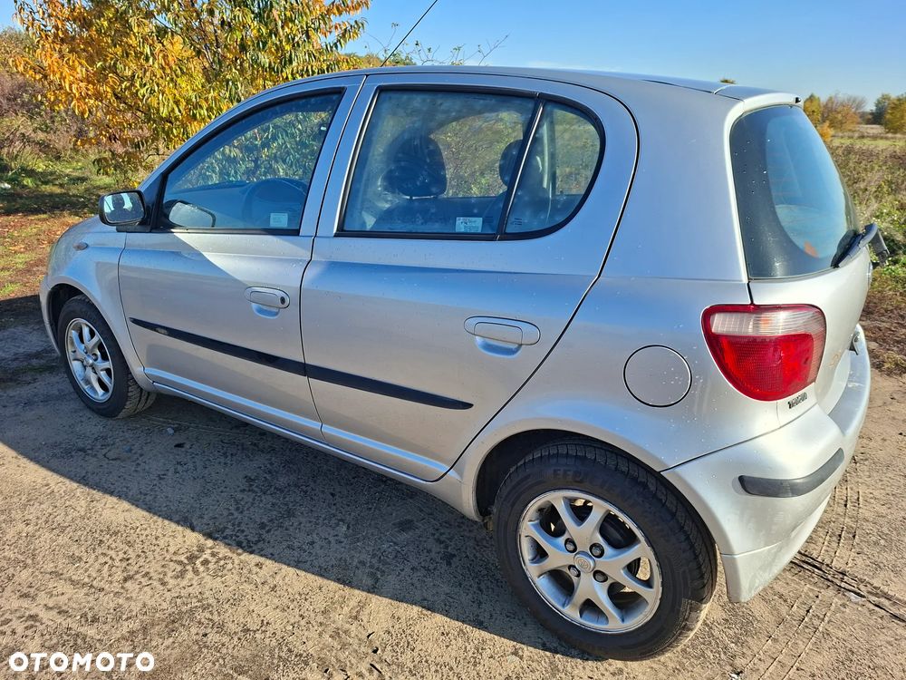Toyota Yaris - 7