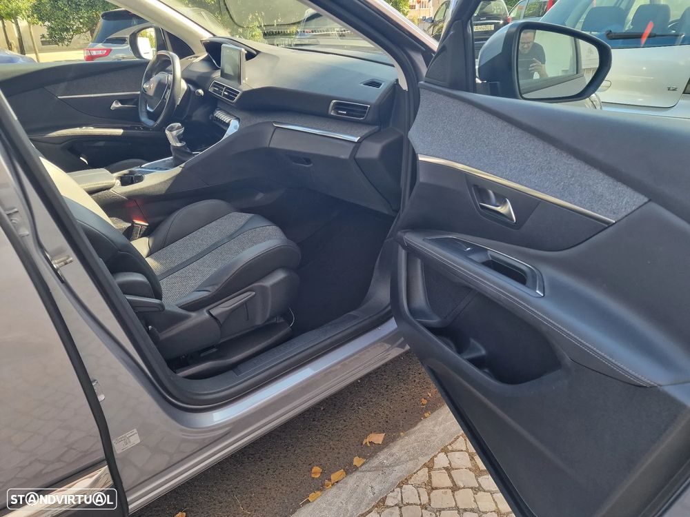 Peugeot 3008 PureTech 130 Stop & Start GPF Allure - 3
