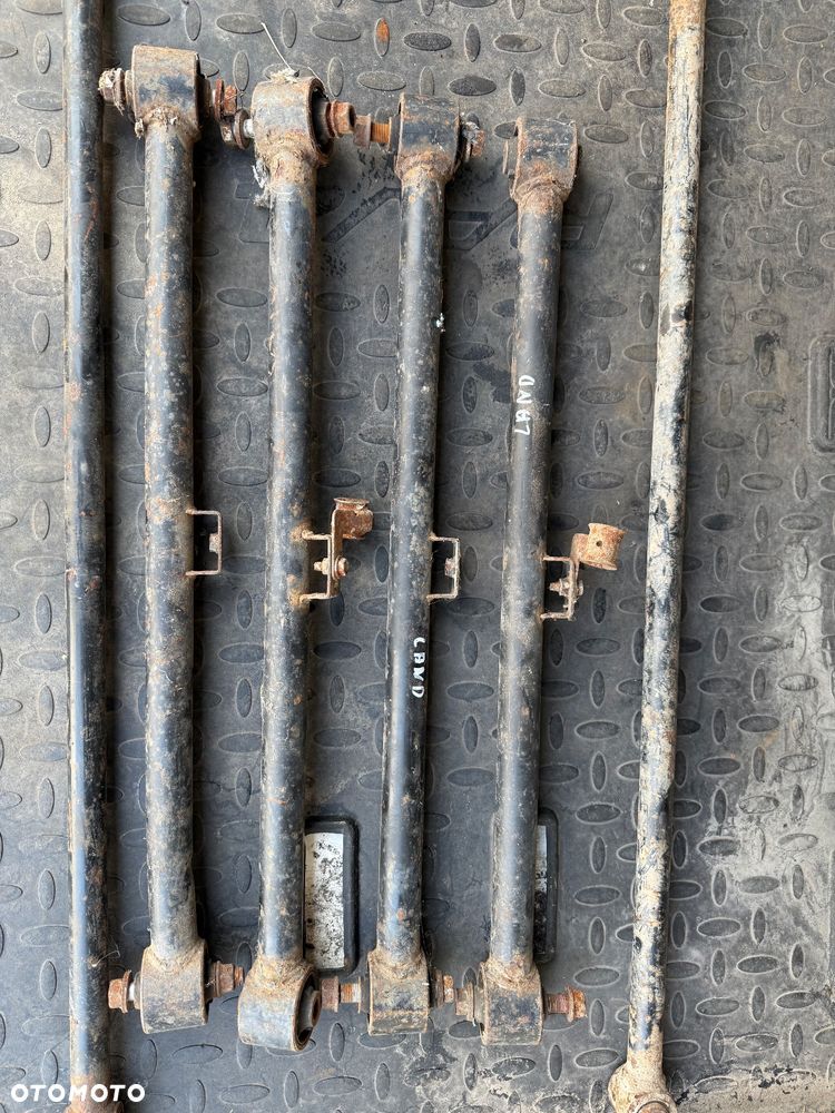 WAHACZ WZDŁUŻNY TYŁ TOYOTA LAND CRUISER 120 2002-2009 - 1