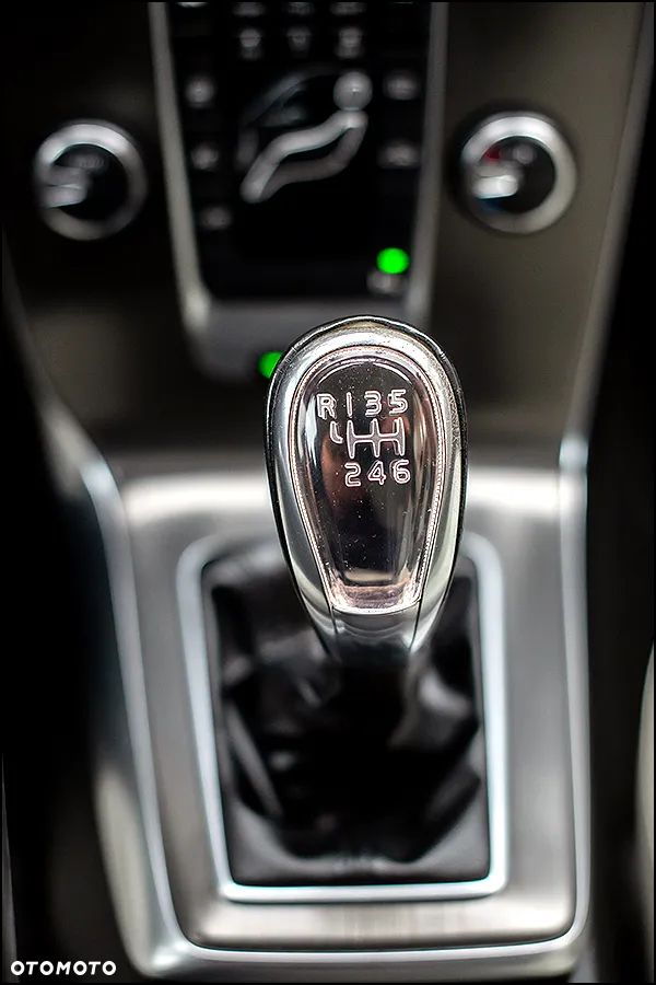 Volvo V40 D2 Summum - 23