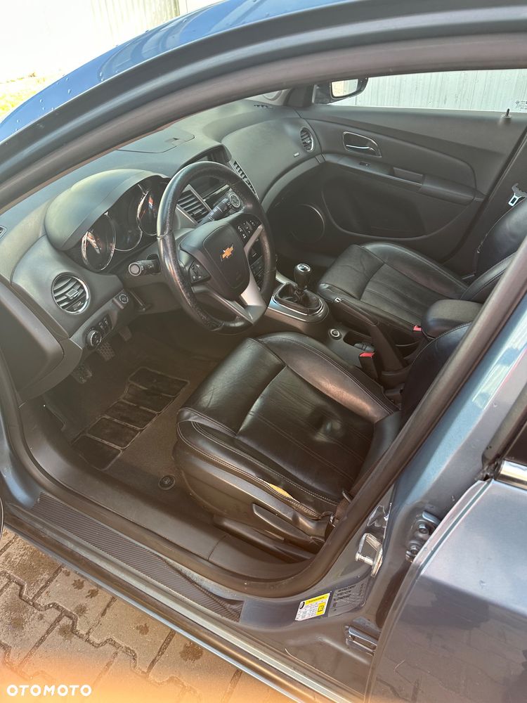 Chevrolet Cruze - 15