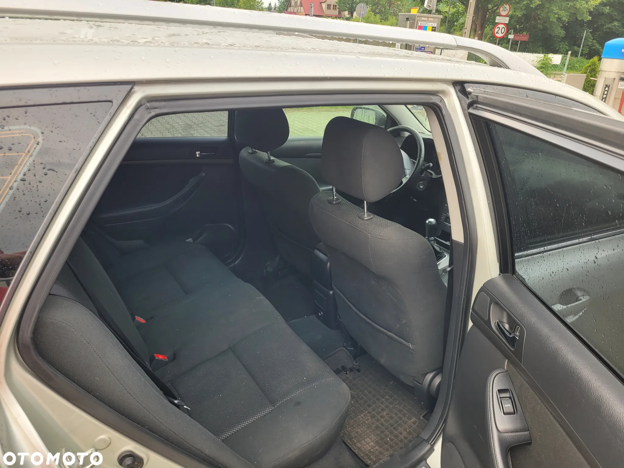 Toyota Avensis - 12