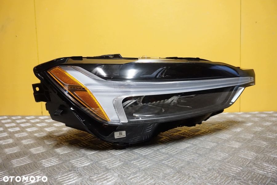 VOLVO XC60 2017- REFLEKTOR LAMPA FULL LED PRAWA USA - 1