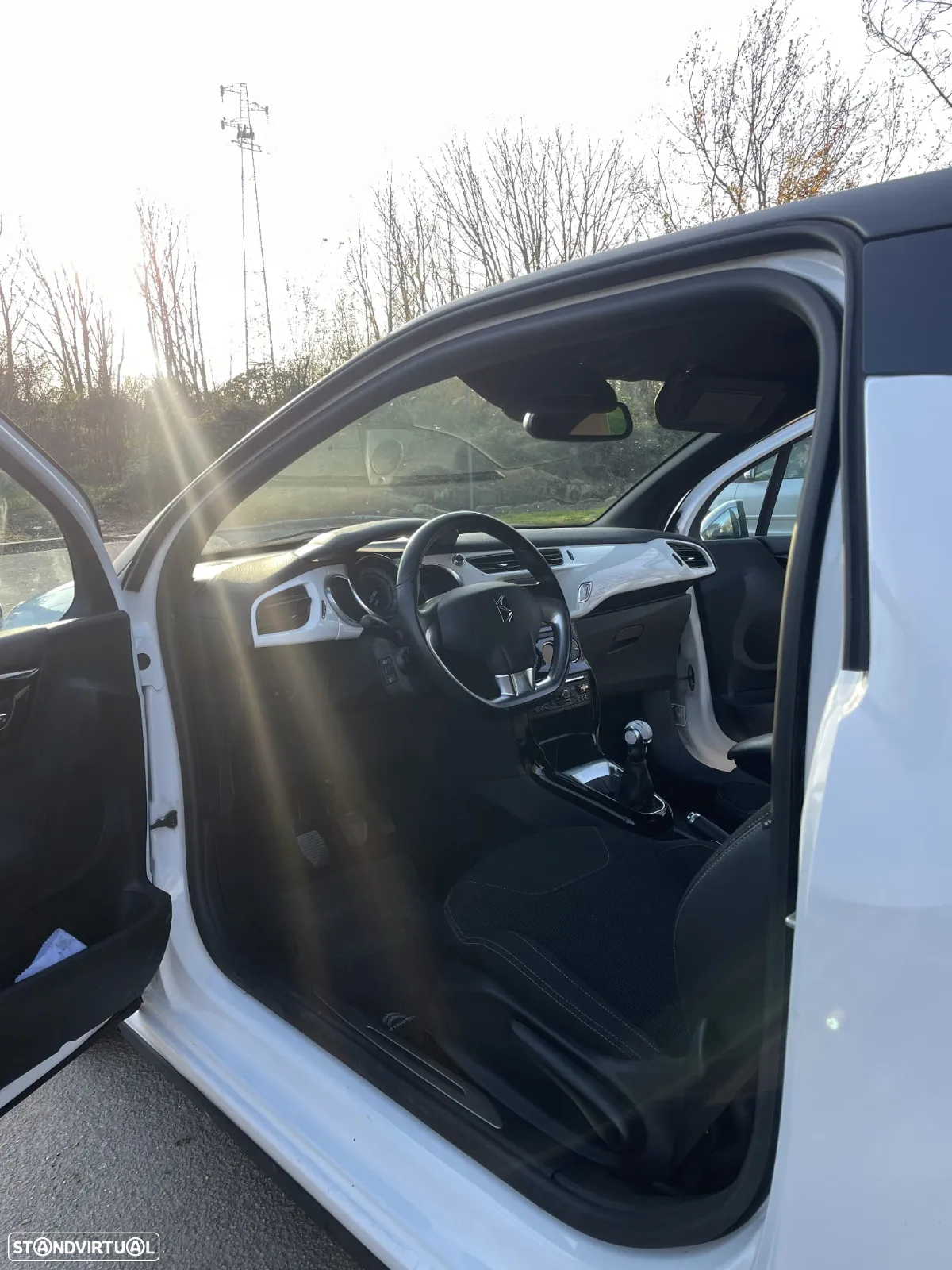 Citroën DS3 1.6 e-HDi So Chic - 13