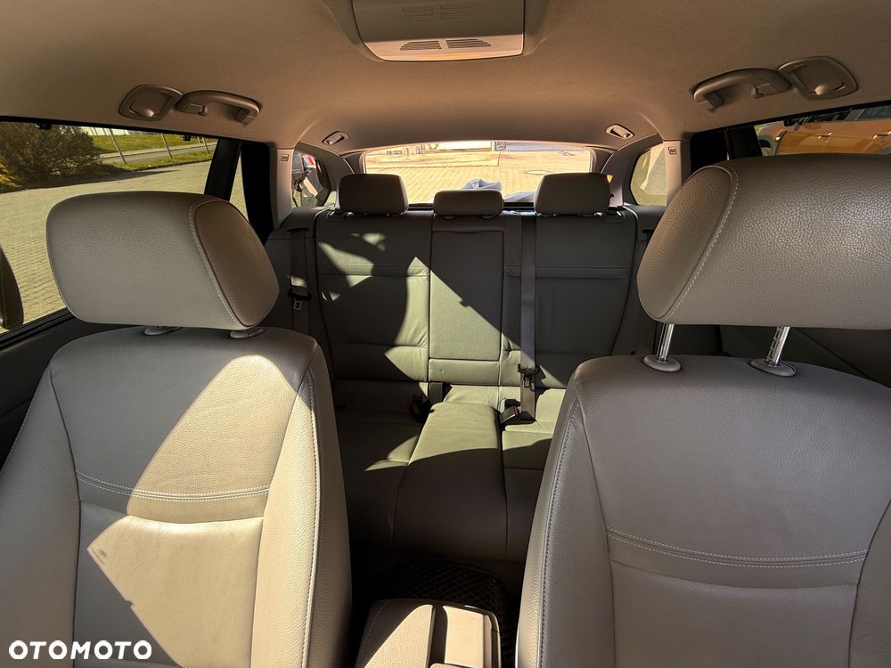 BMW Seria 3 318i - 10