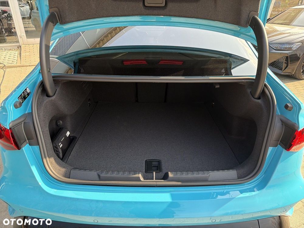 Audi RS3 Limousine - 17