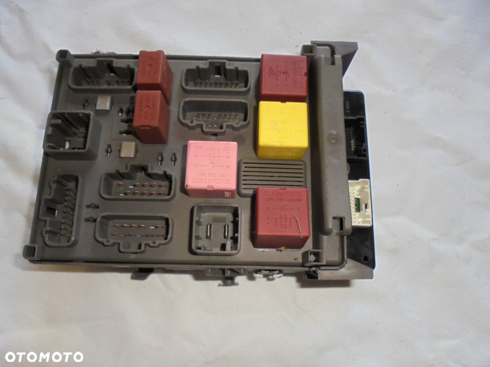 SKRZYNKA BSI ESPACE IV 8200283812 8200403409 - 2