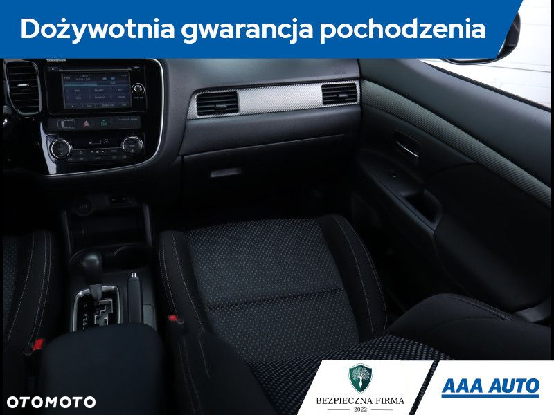 Mitsubishi Outlander - 9