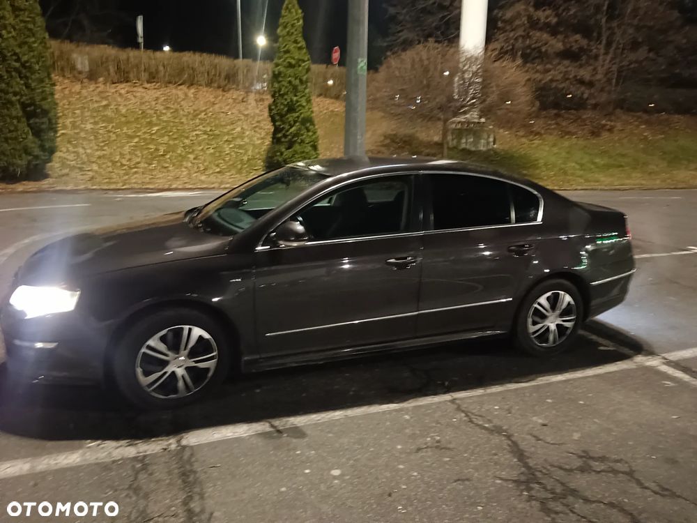 Volkswagen Passat 2.0 TDI Comfortline R-Style - 5