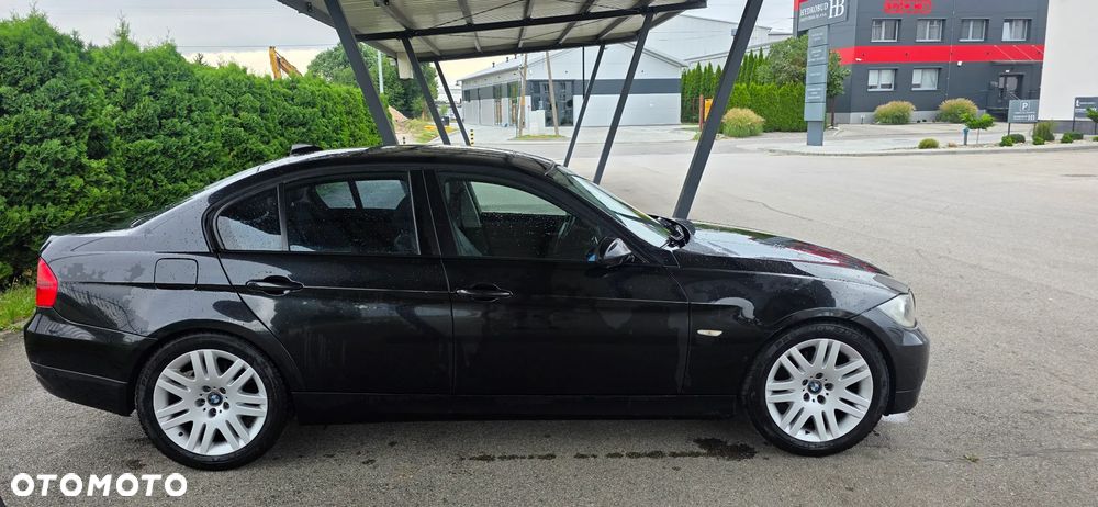 BMW Seria 3 318i - 4