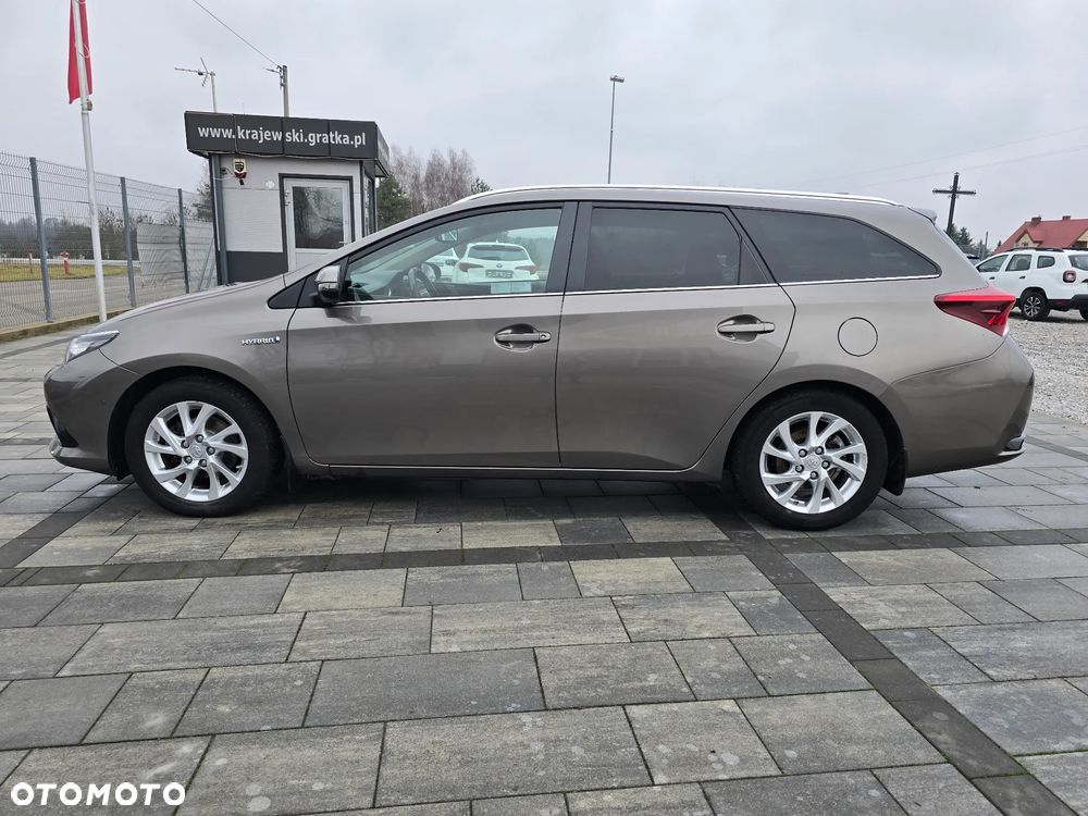 Toyota Auris Hybrid 135 Premium - 10