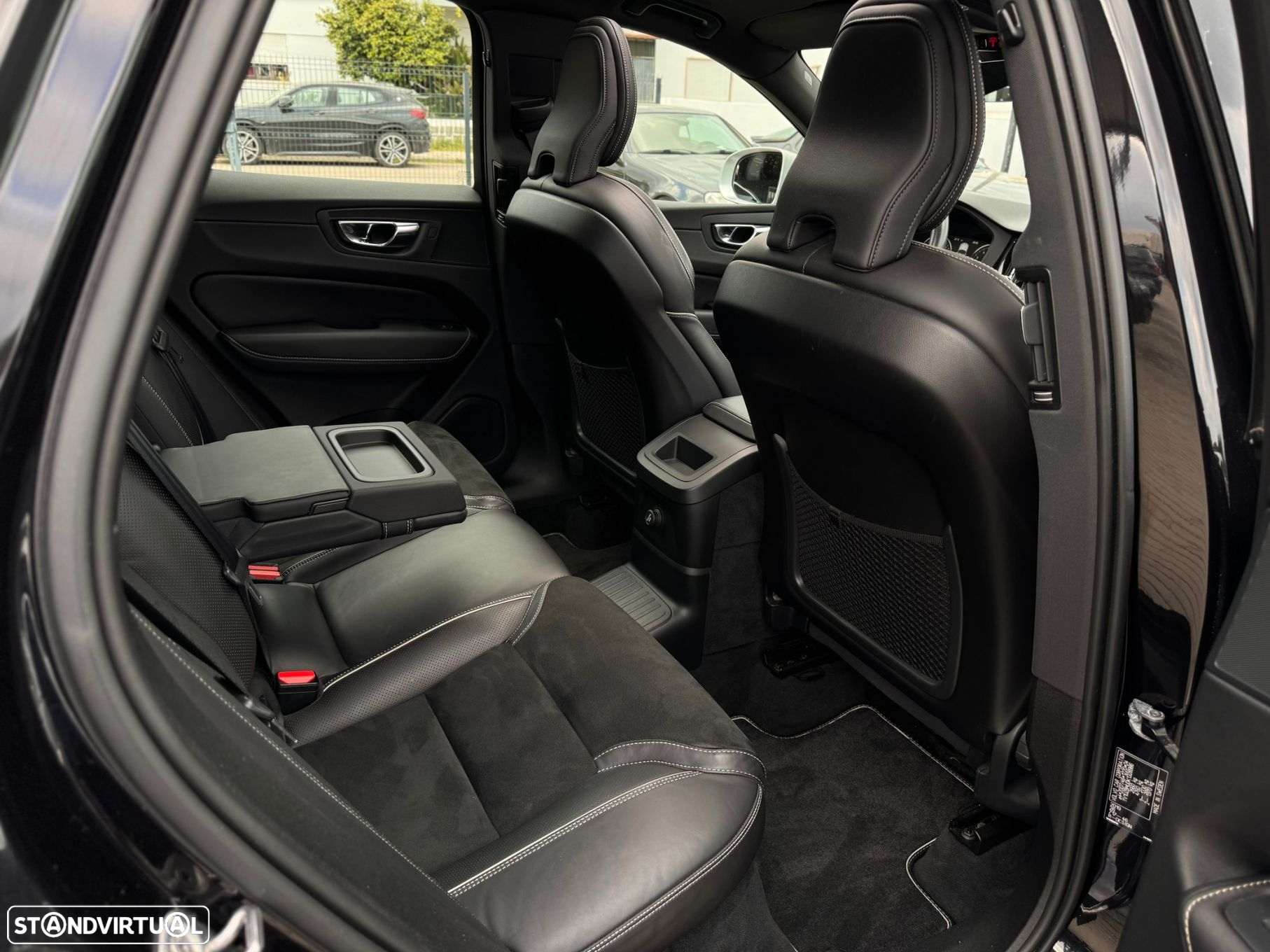 Volvo XC 60 2.0 T8 PHEV R-Design Expression AWD - 18