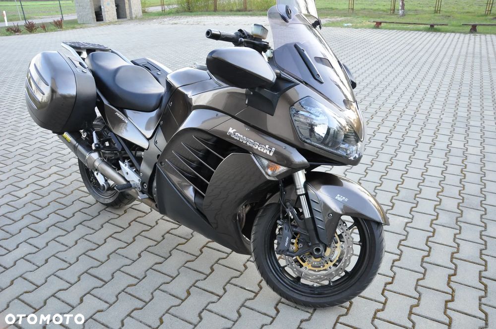 Kawasaki GTR - 16