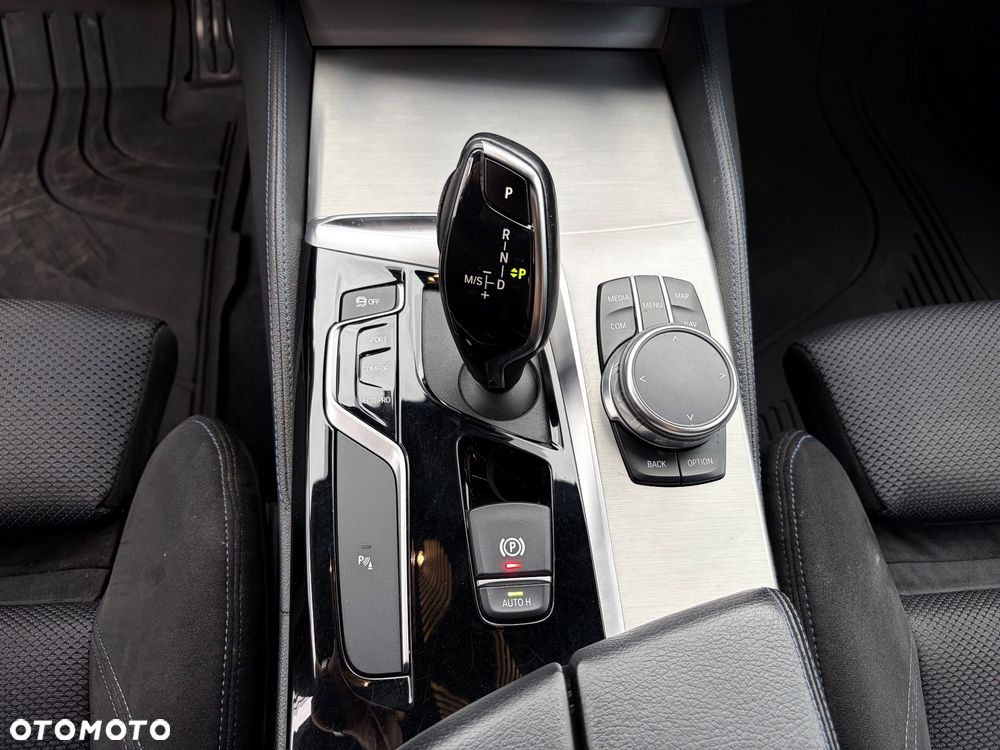 BMW Seria 5 520d xDrive - 19