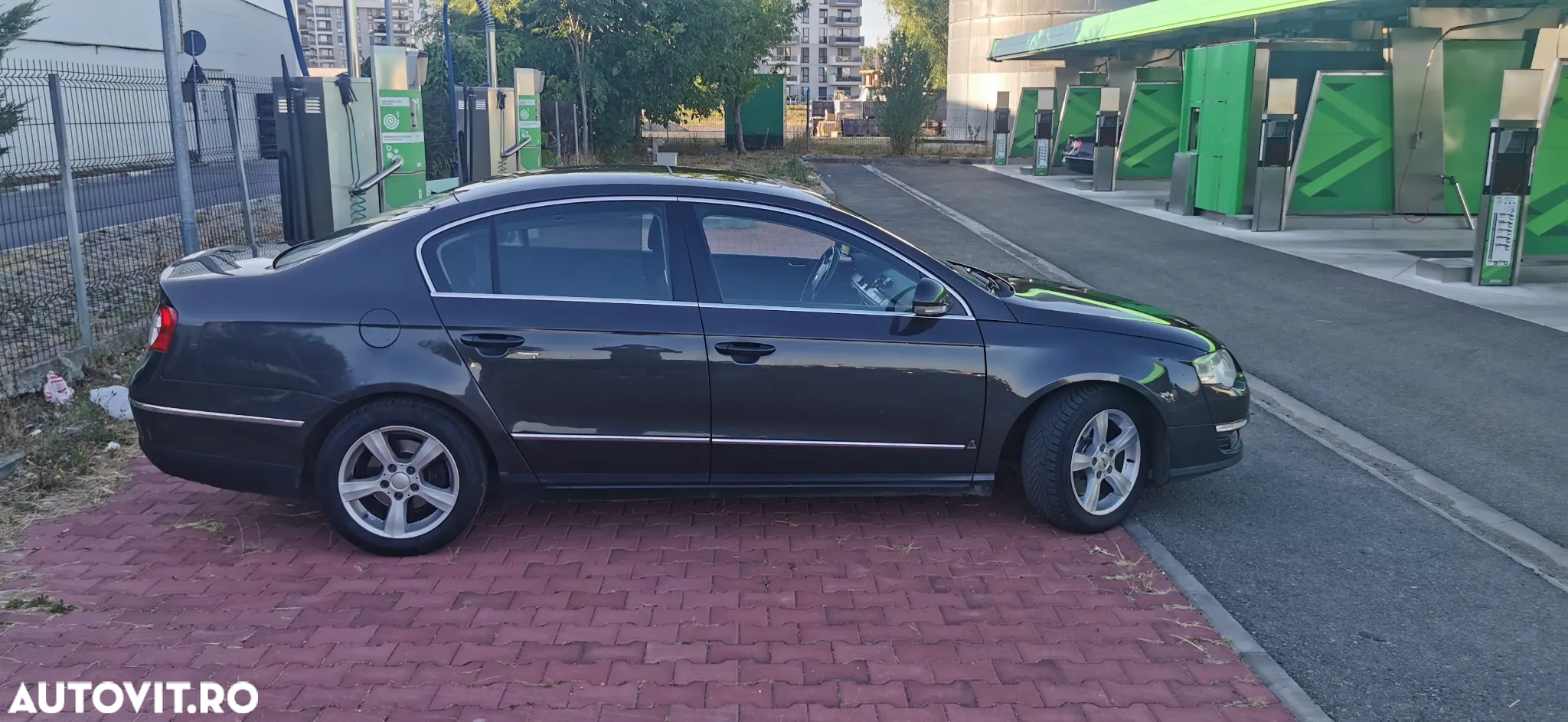 Volkswagen Passat 2.0TDI Comfortline DPF Bluemotion Technology - 13