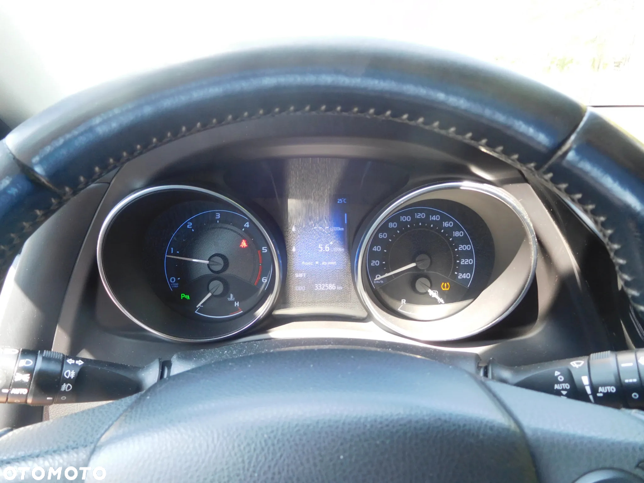 Toyota Auris 1.6 D-4D Premium - 9