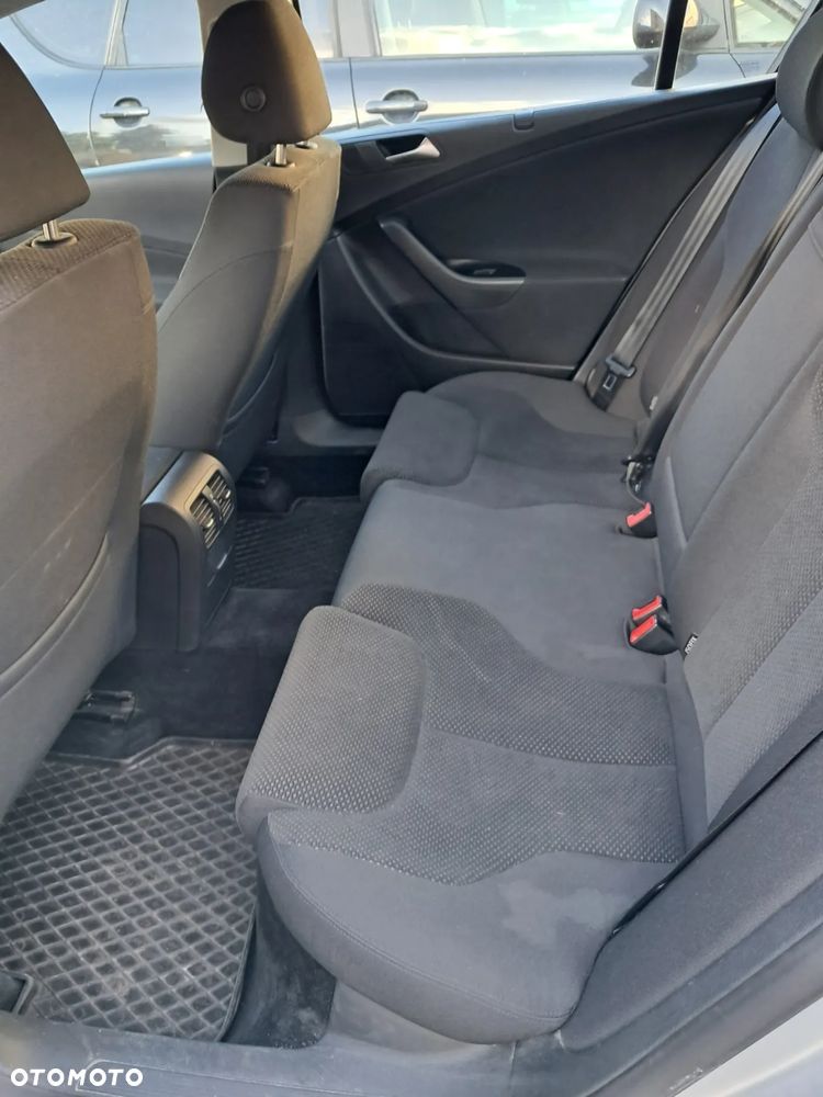 Volkswagen Passat 1.8 TSI Comfortline - 8