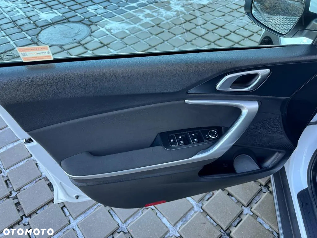 Kia XCeed - 16