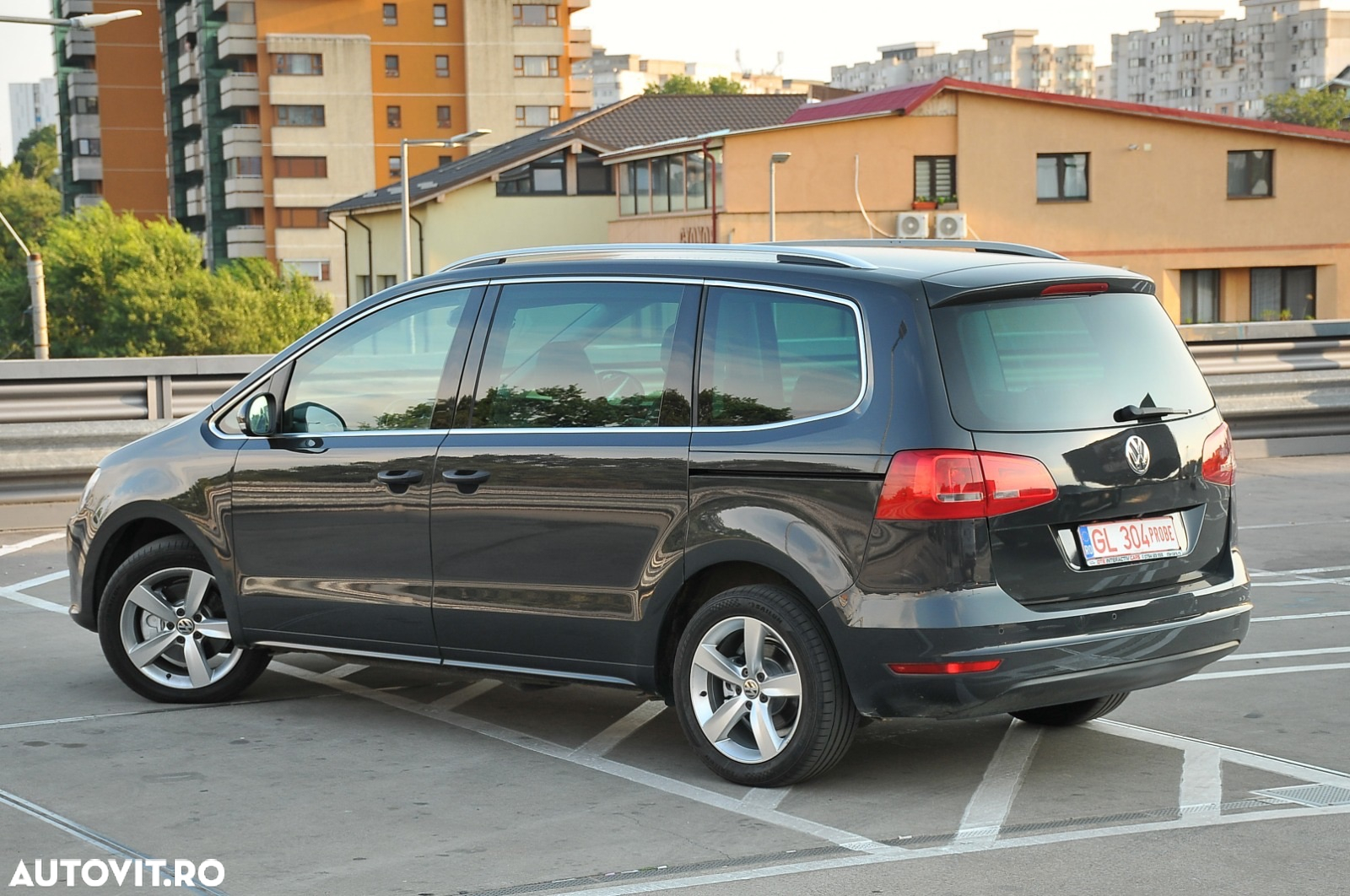 Volkswagen Sharan 2.0 TDI DSG BlueMotion Technology Highline - 3