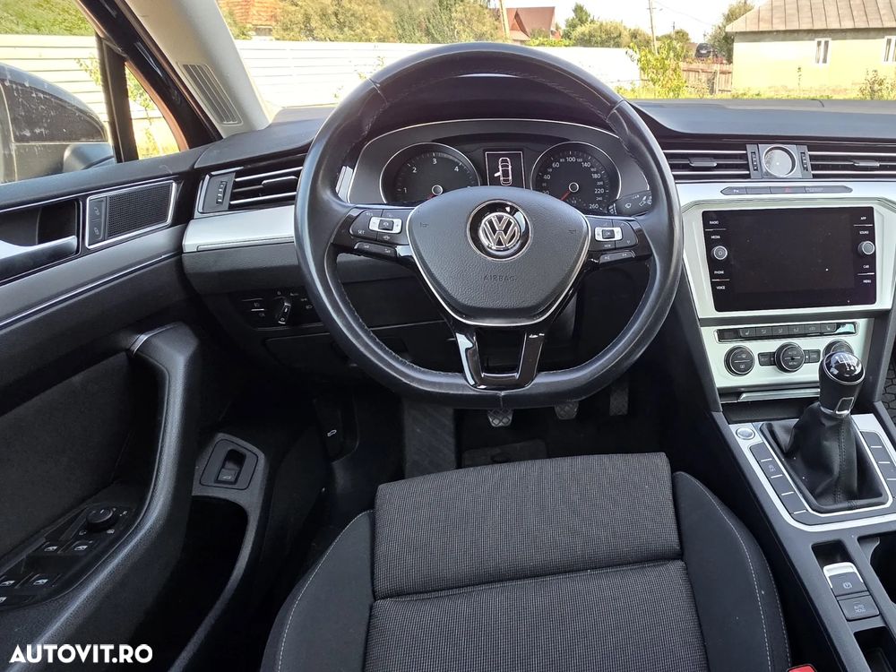 Volkswagen Passat 2.0 TDI Comfortline - 13