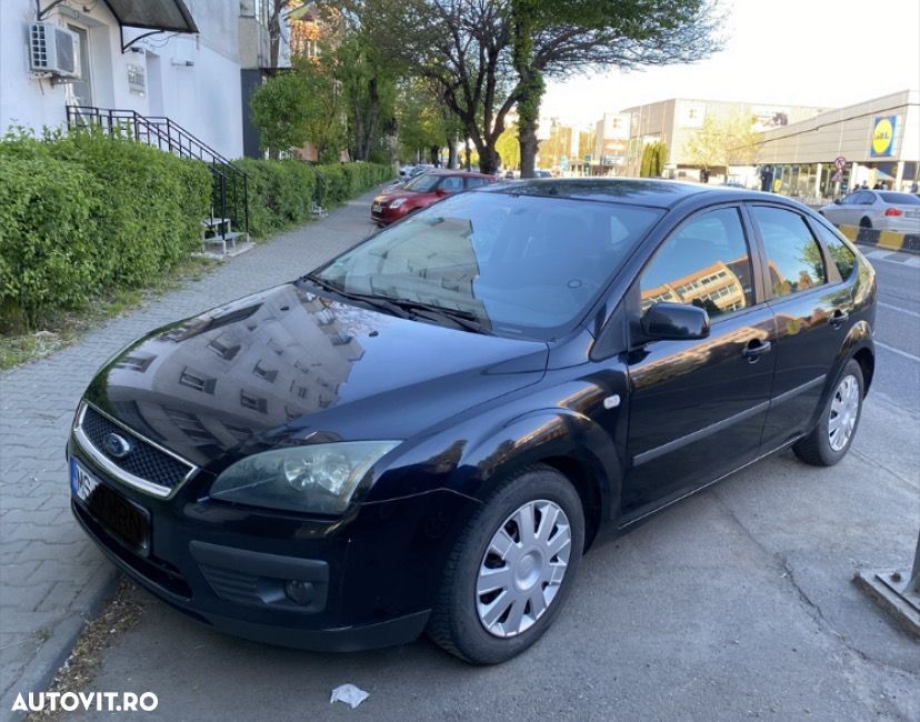 Ford Focus 1.6 Ambiente - 1