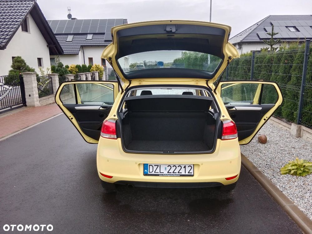 Volkswagen Golf 1.6 TDI DPF Comfortline - 12