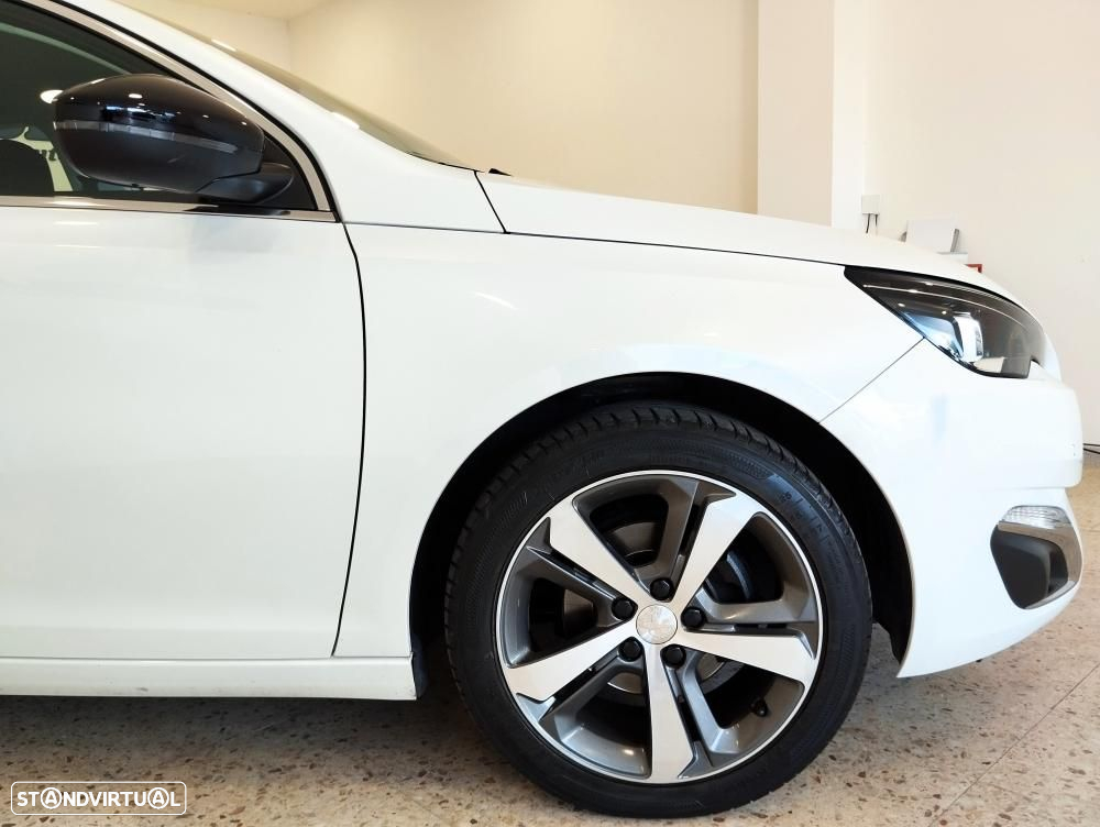 Peugeot 308 1.2 PureTech Allure - 19