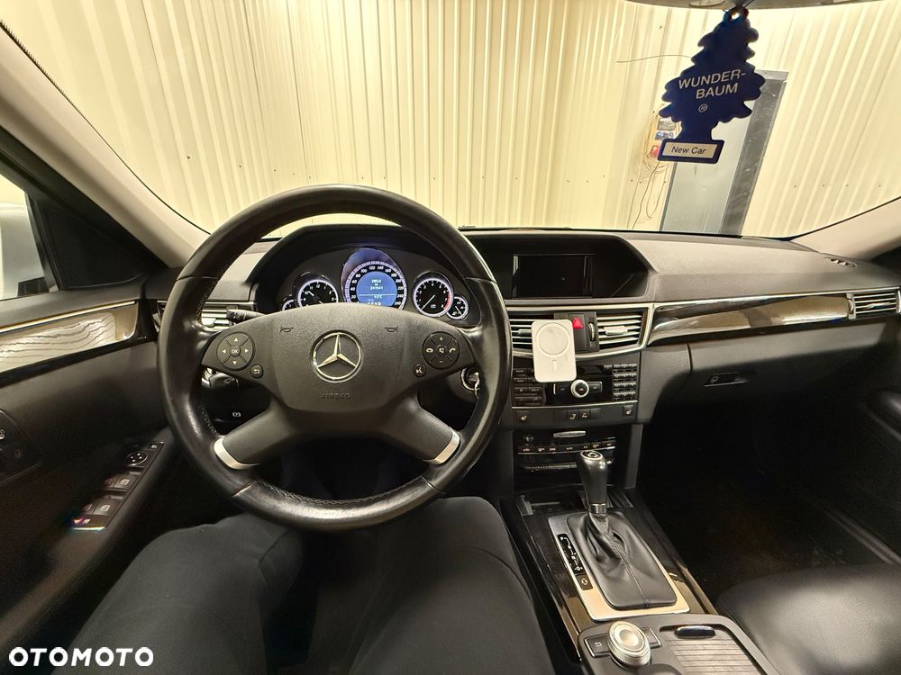 Mercedes-Benz Klasa E 200 CGI BlueEFFICIENCY Automatik Avantgarde - 11