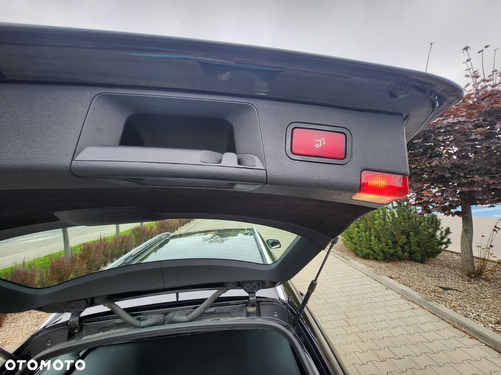 Mercedes-Benz Klasa C 320 CDI DPF 4Matic 7G-TRONIC Avantgarde - 17