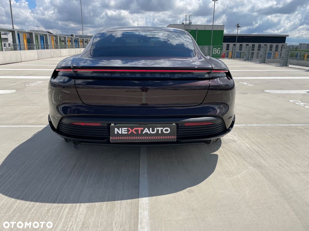 Porsche Taycan 4S Performance Plus - 9