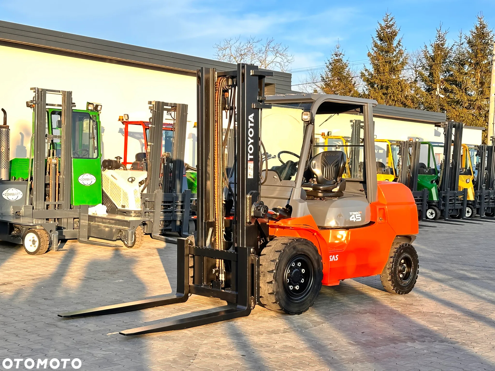 Toyota 42-4FD40 / DIESEL / 4500KG / DUPLEX / WIDŁY 1400MM / ZADBANA - 2