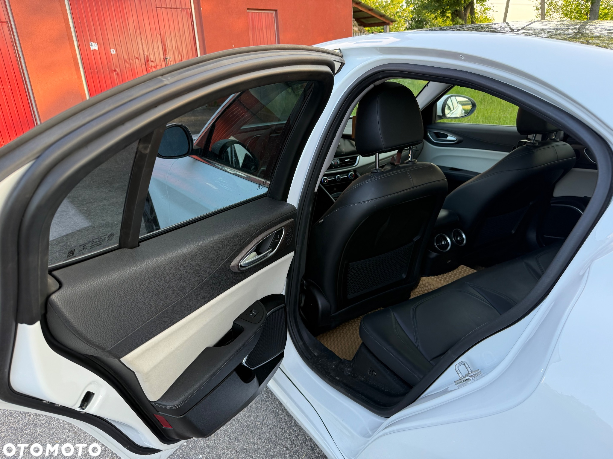 Alfa Romeo Giulia 2.0 Turbo 16V AT8-Q4 Ti - 11