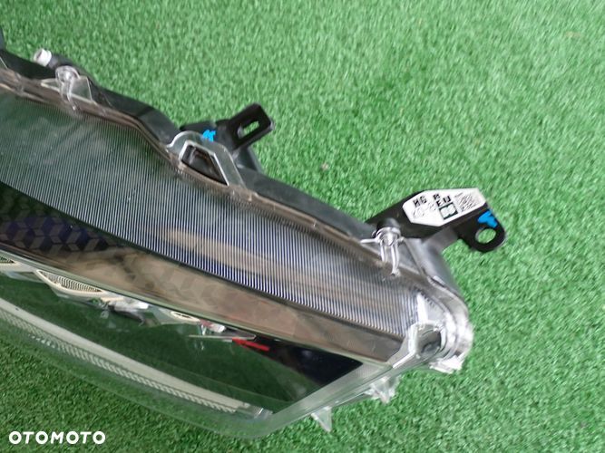 TOYOTA YARIS IV FULL LED 20- reflektor prawy lampa - 8