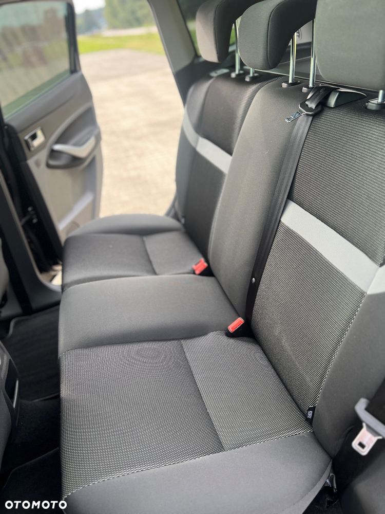 Ford Kuga 2.0 TDCi 2x4 Champions Edition - 11