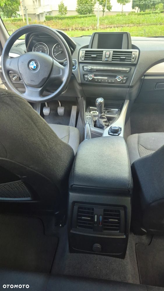 BMW Seria 1 116i - 15