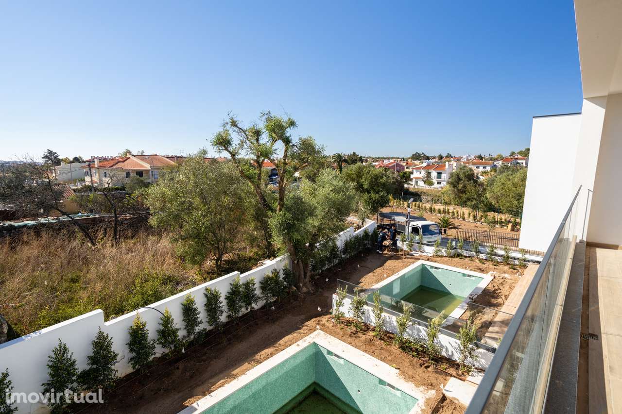 Moradia T4 com piscina privativa em Manique - Grande imagem: 3/60