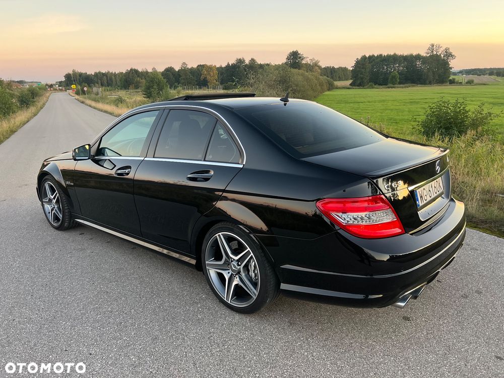 Mercedes-Benz Klasa C 63 AMG T 7G-TRONIC - 21