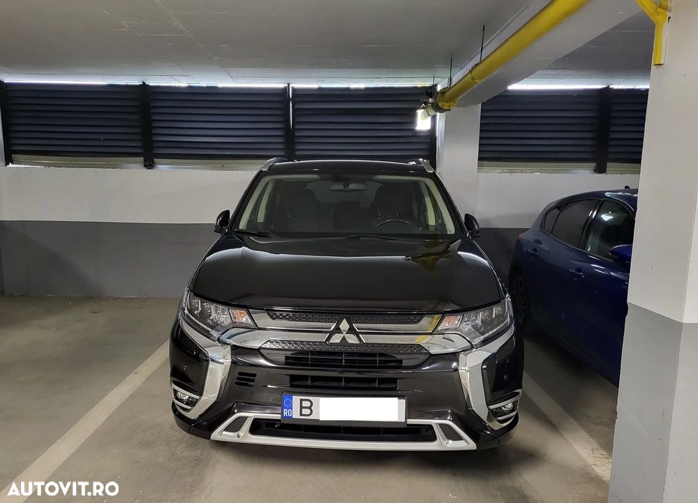 Mitsubishi Outlander PHEV 2.4 L 4X4 Instyle - 24