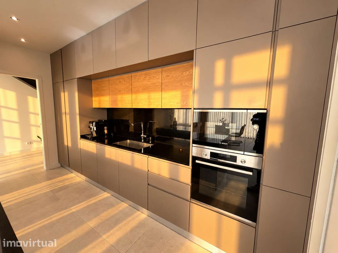 Moradia T3+1 independente com Terreno de 823 m² em Canelas - Grande imagem: 4/29