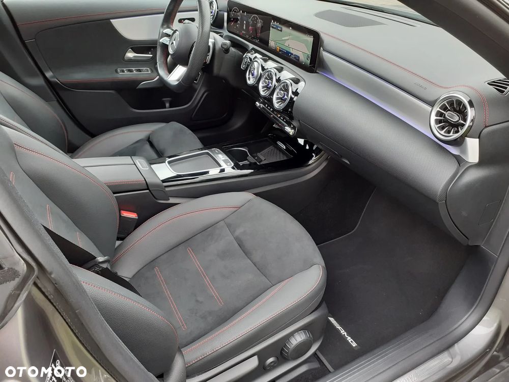 Mercedes-Benz CLA 200 AMG Line 7G-DCT - 27