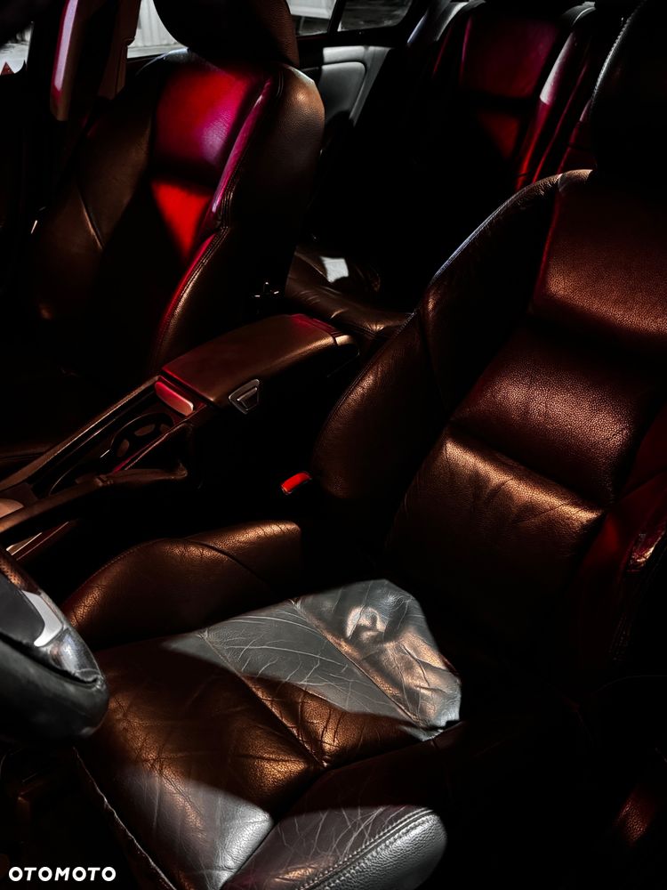 Volvo S60 2.4D Kinetic - 26