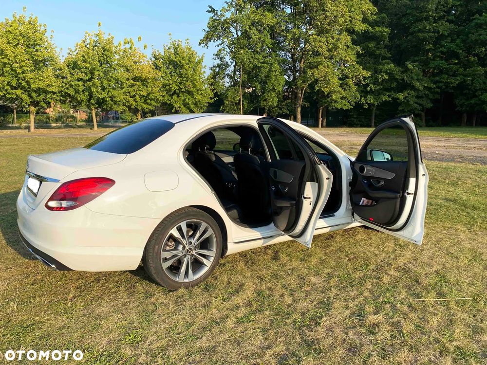 Mercedes-Benz Klasa C 300 9G-TRONIC Exclusive - 8
