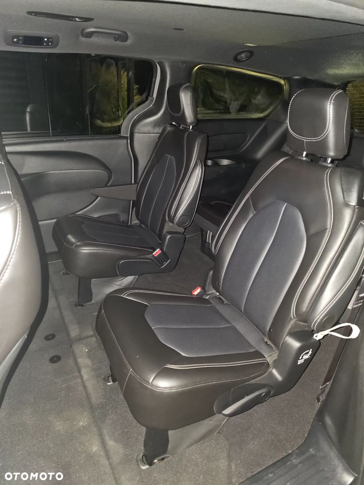 Chrysler Pacifica - 18