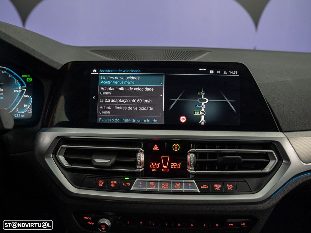 BMW 330 e Pack M Auto - 37
