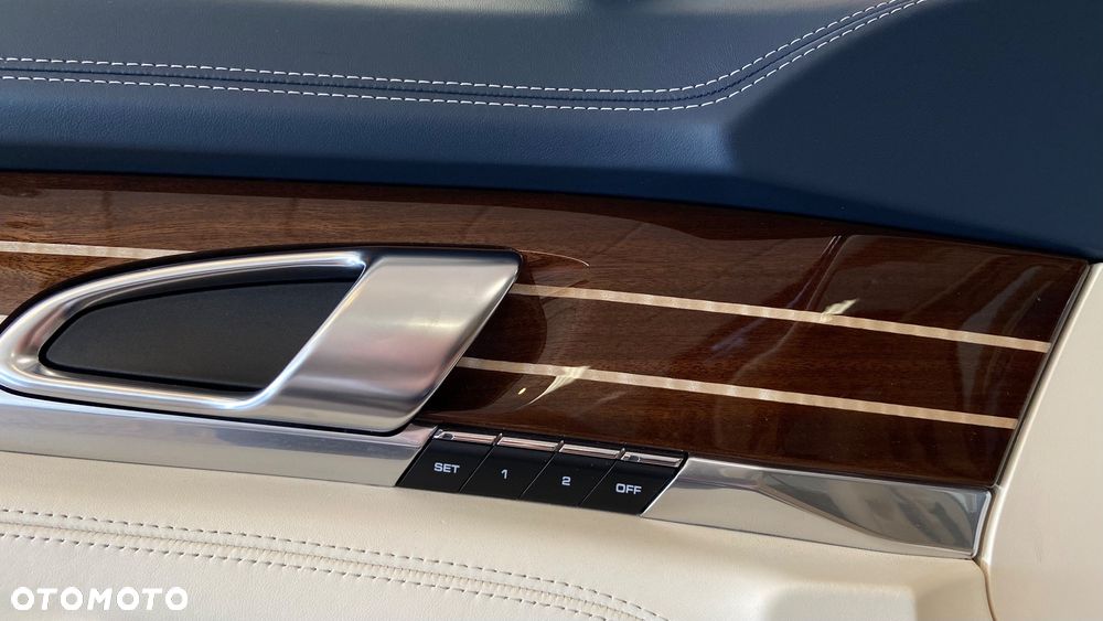 Porsche Panamera - 28