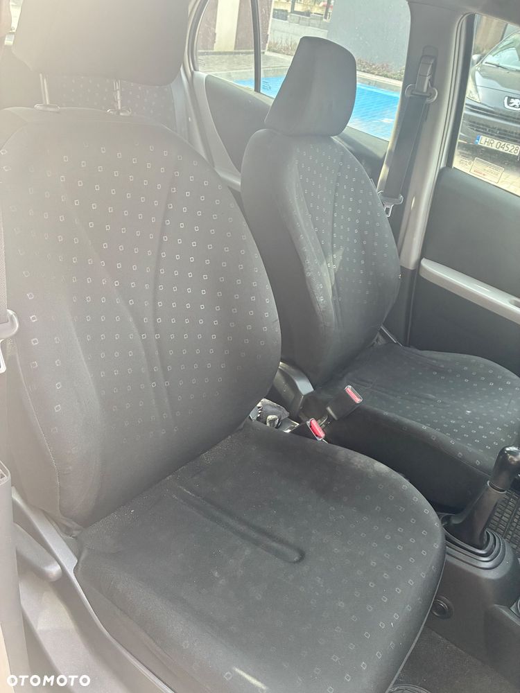 Toyota Yaris 1.3 Blue - 8