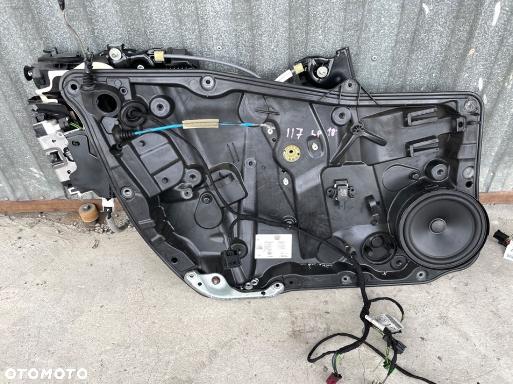 Mercedes CLA W117 zamek w drzwi lewe listwa klamka key less go podnośnik instalacja głośnik - 8