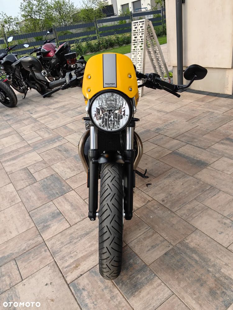 Triumph Bonneville - 13