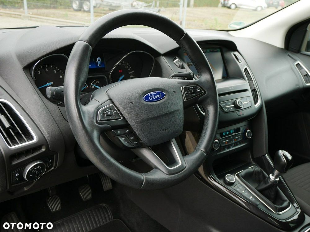 Ford Focus Turnier 1.0 EcoBoost Start-Stopp-System TITANIUM - 14